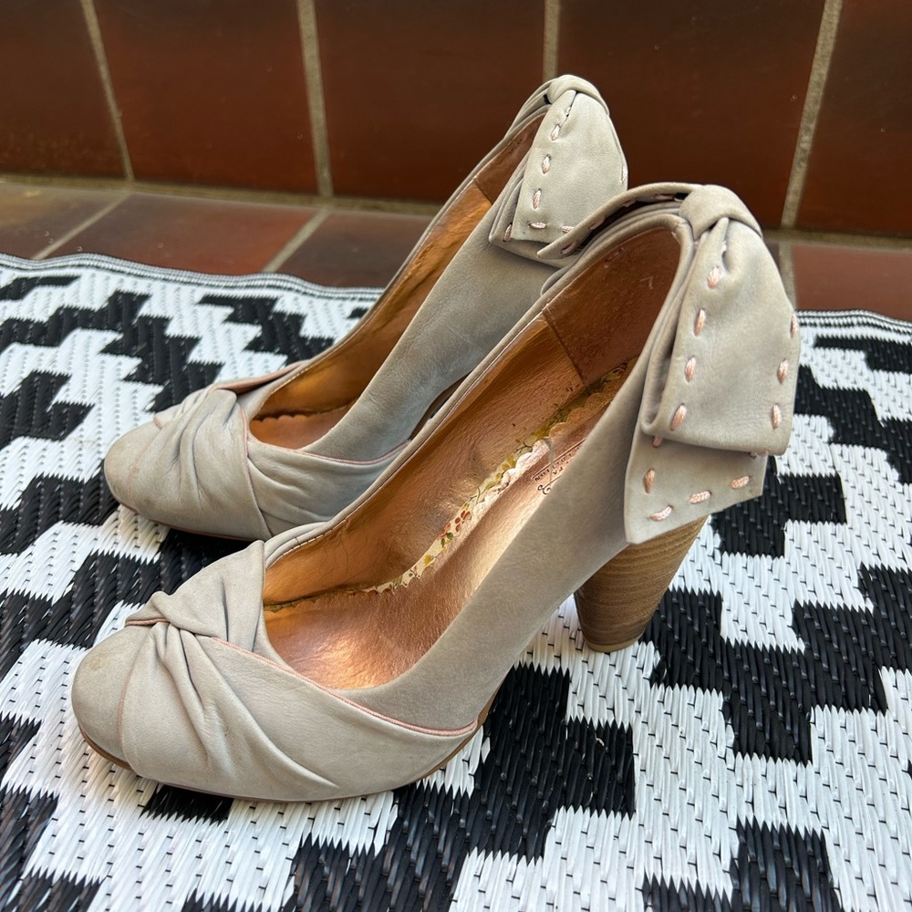 Seychelles Pumps